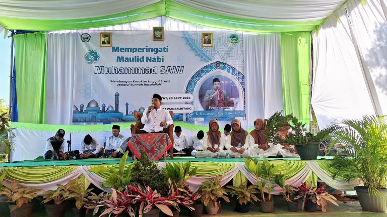 Pengajian Akbar dalam Rangka Peringatan Maulid Nabi Muhammad SAW